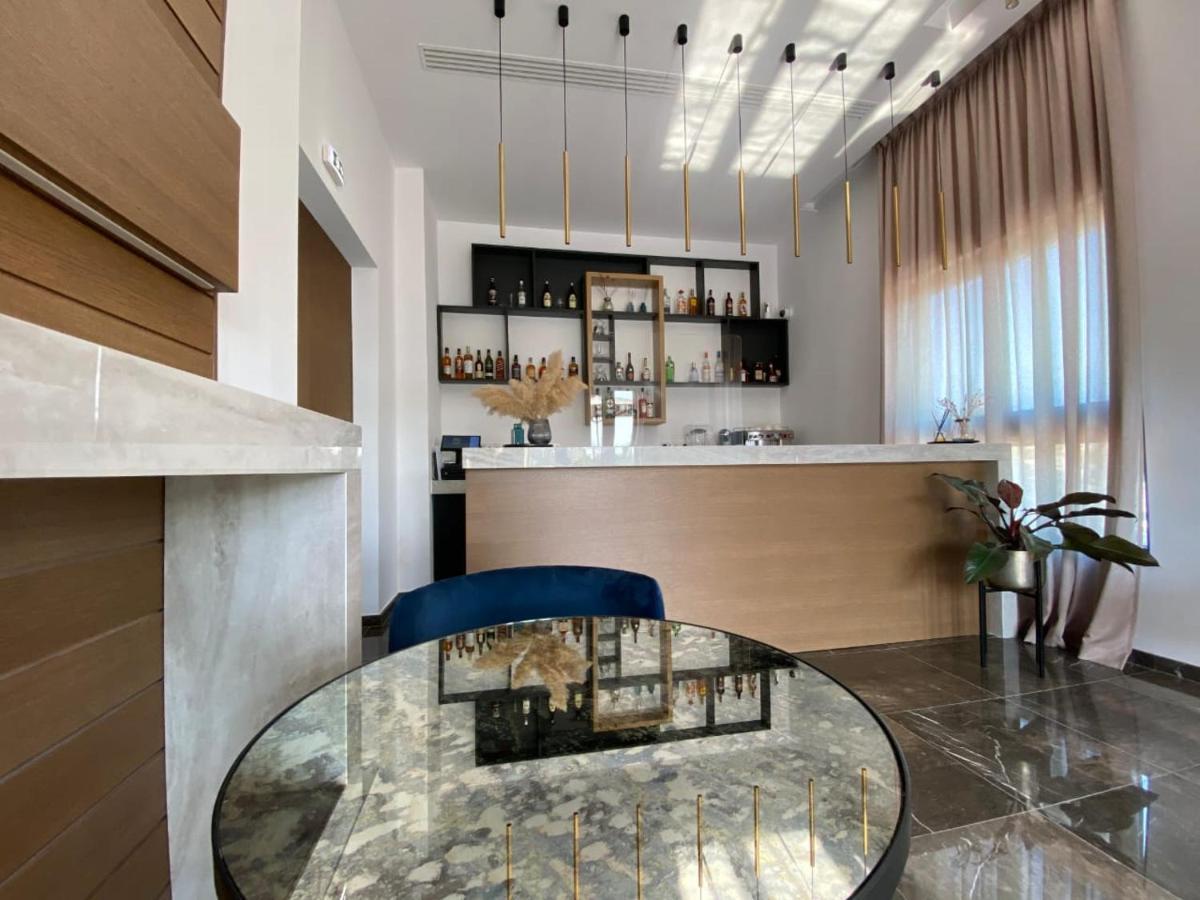 Quality Lodge, BW Premier Collection Larnaca Bagian luar foto
